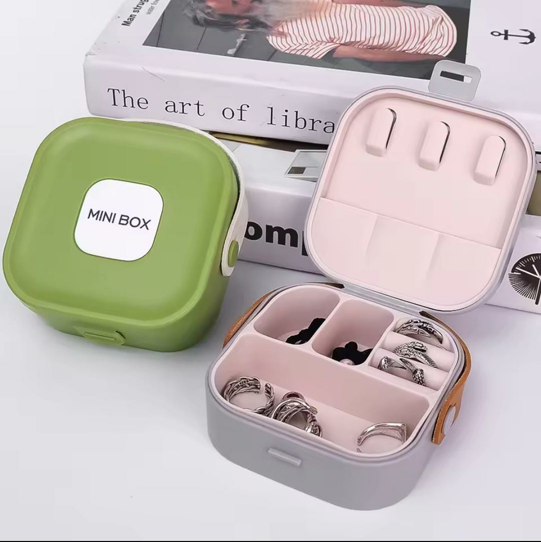 Multifunctional Jewellery Organizer With Handle