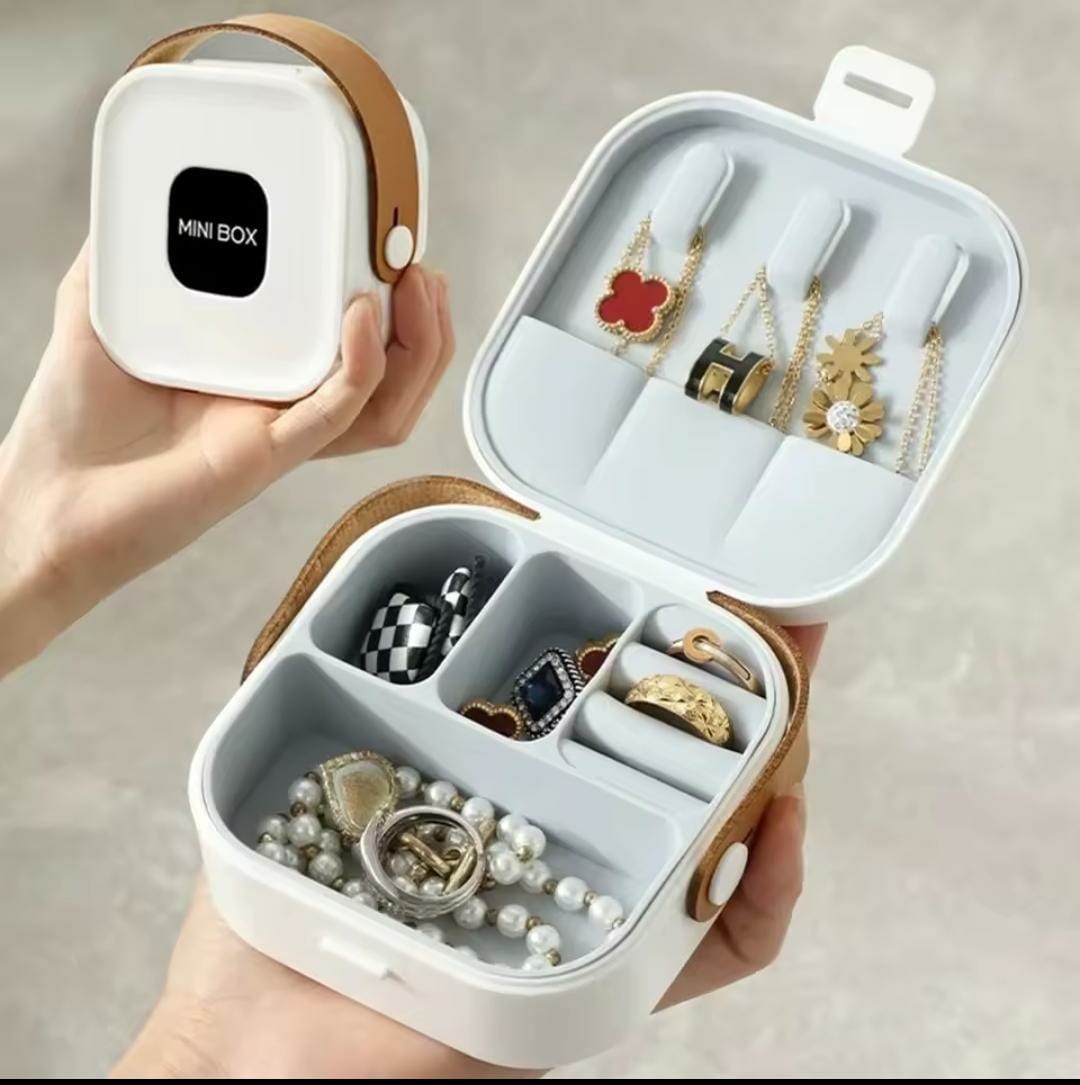 Multifunctional Jewellery Organizer With Handle